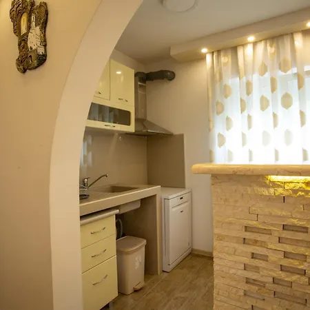 Sara Apartmani Sutomore Exterior photo